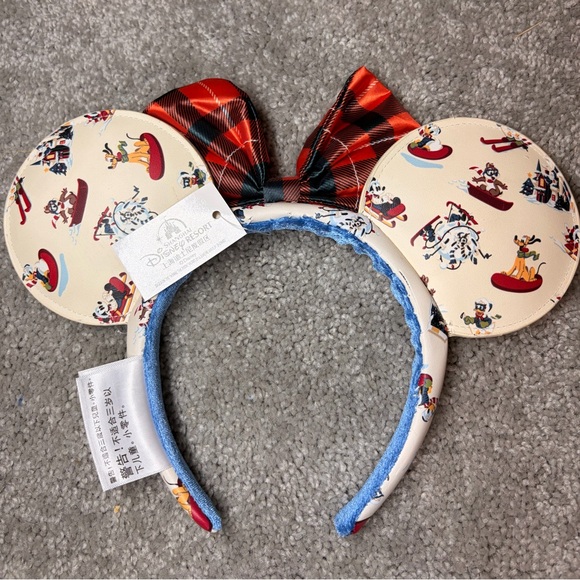 NWT DISNEY SHANGHAI Mickey Ears with Winter Holiday Character Print - Picture 4 of 4